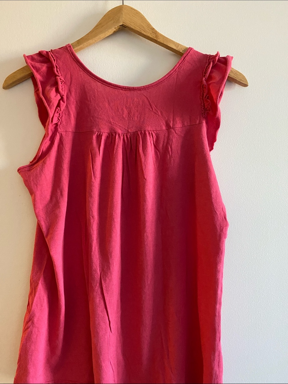 ๐3 for $25โจ GAP Raspberry Ruffle Sleeve Tank Top - Picture 4 of 5